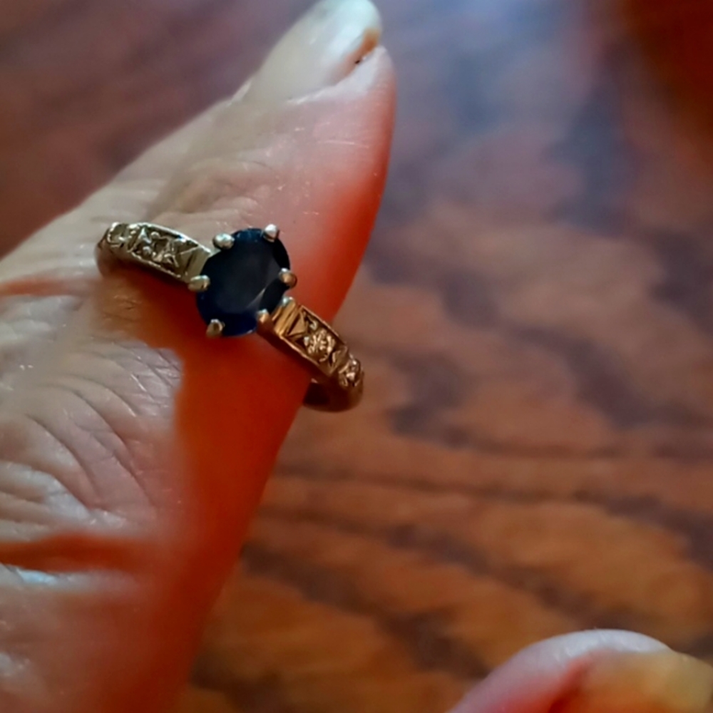 Dark blue sapphirevrig with diamonds